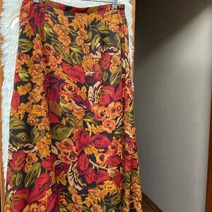 (2896) Premier International,  Women's Size 12 Midi Skirt,